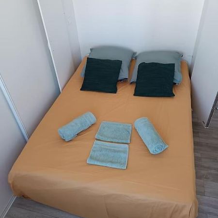 Grand Studio Avec Balcon En Bord De Mer 帕拉瓦莱弗洛 外观 照片
